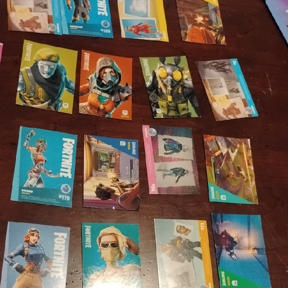 Fortnite Colorful Card Game Set - Picture 6 of 6